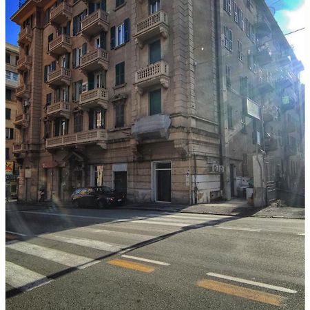 Tra Mare E Centro Apartment Genova Exterior foto